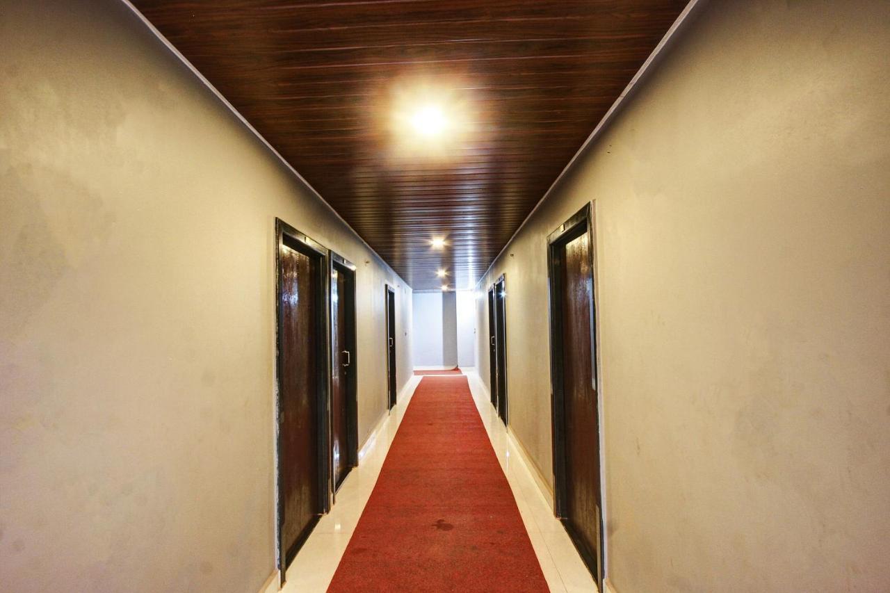Spot On 37197 Mallya Residency Hotel Someshwar Buitenkant foto